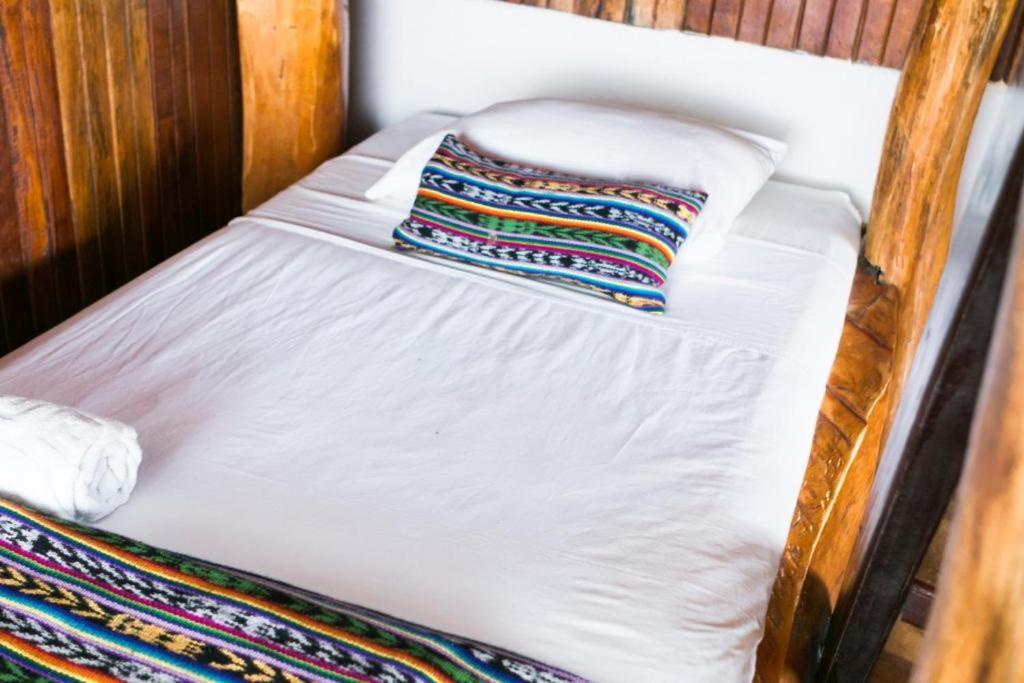 Hotel La Isla Inn Puerto Viejo de Talamanca Екстериор снимка