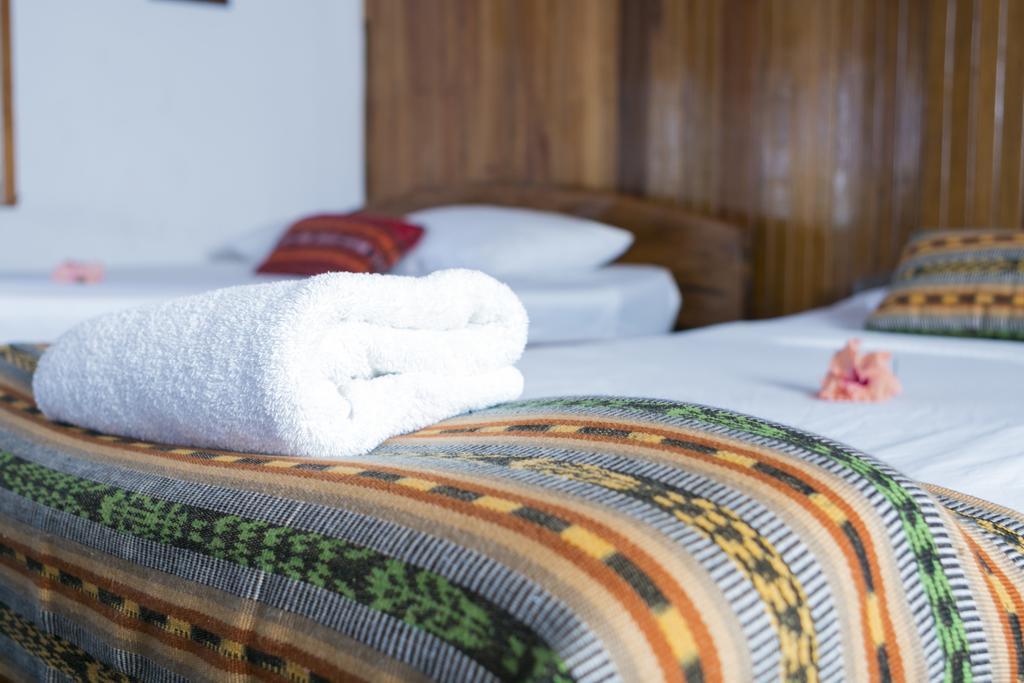 Hotel La Isla Inn Puerto Viejo de Talamanca Екстериор снимка