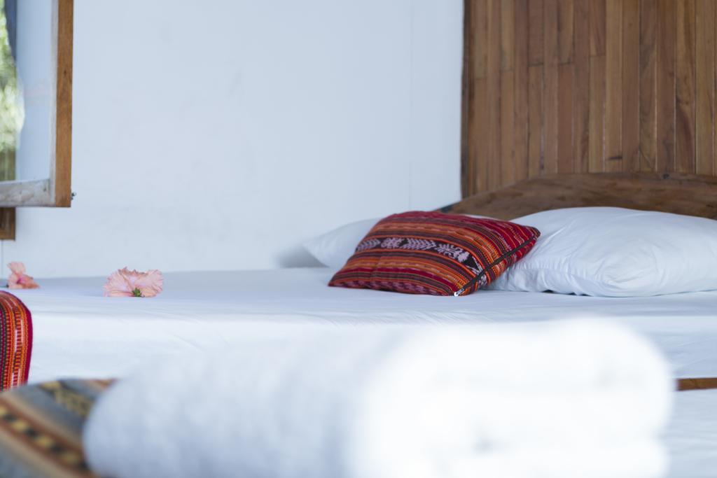 Hotel La Isla Inn Puerto Viejo de Talamanca Екстериор снимка