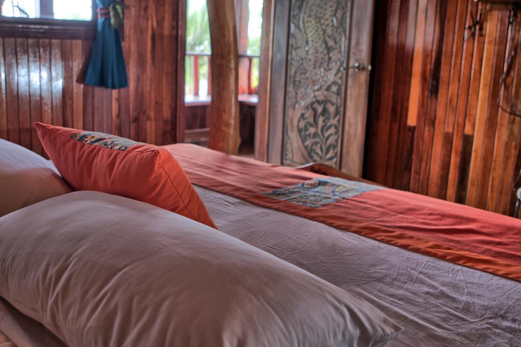 Hotel La Isla Inn Puerto Viejo de Talamanca Екстериор снимка
