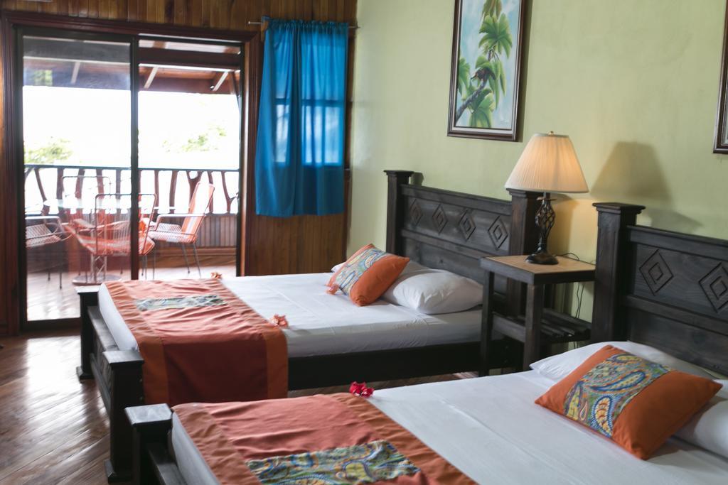 Hotel La Isla Inn Puerto Viejo de Talamanca Екстериор снимка