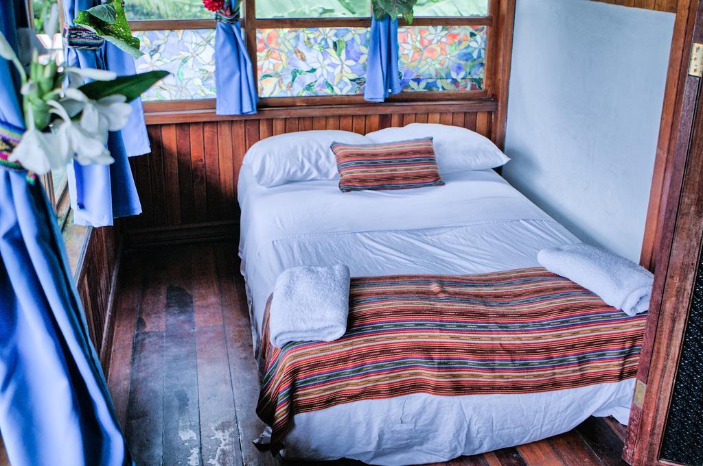 Hotel La Isla Inn Puerto Viejo de Talamanca Екстериор снимка