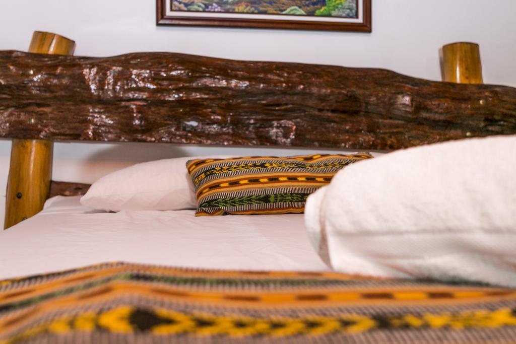 Hotel La Isla Inn Puerto Viejo de Talamanca Екстериор снимка