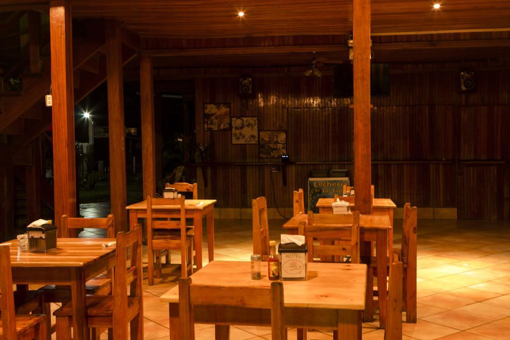 Hotel La Isla Inn Puerto Viejo de Talamanca Екстериор снимка