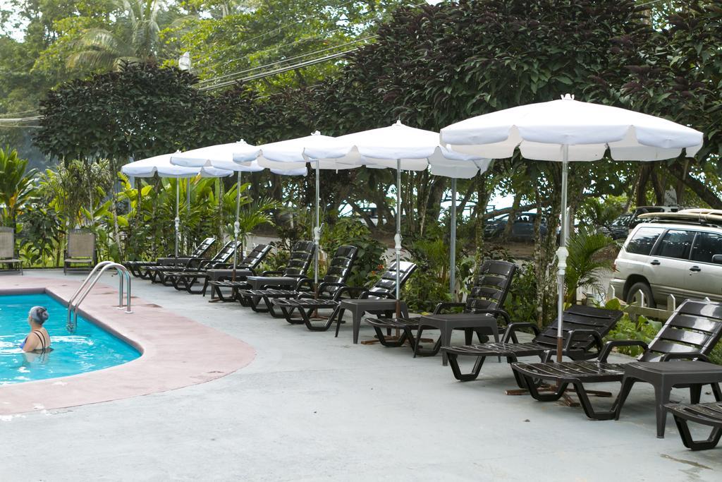 Hotel La Isla Inn Puerto Viejo de Talamanca Екстериор снимка