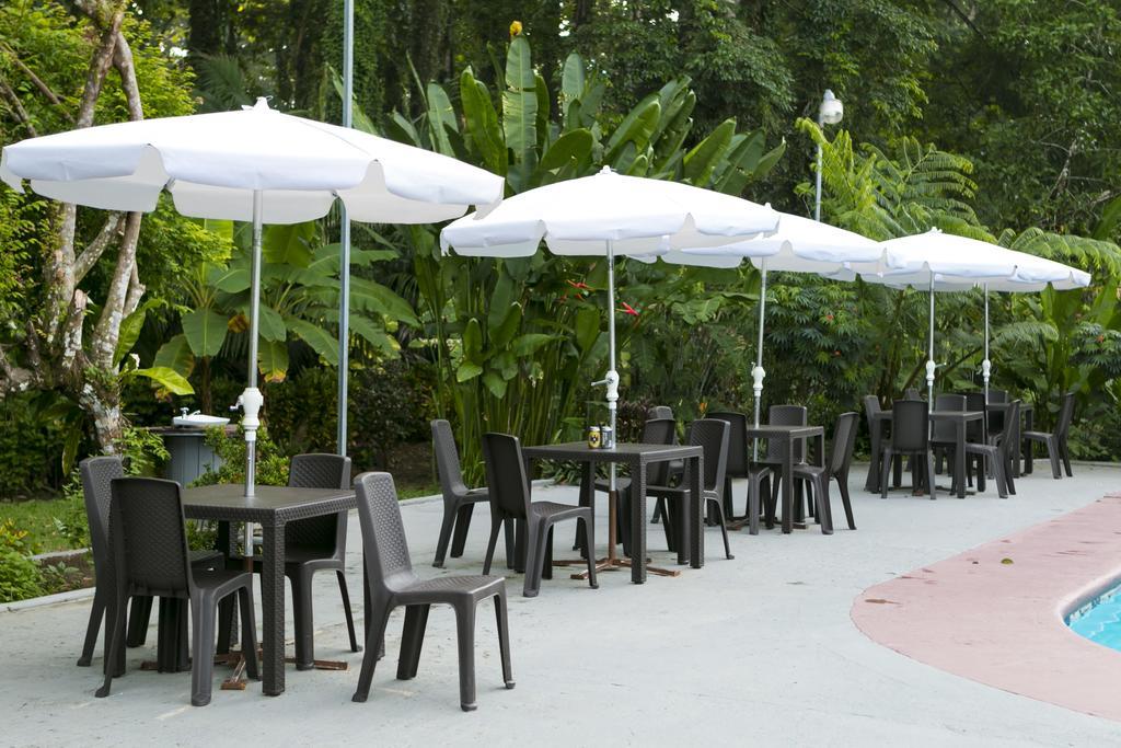 Hotel La Isla Inn Puerto Viejo de Talamanca Екстериор снимка