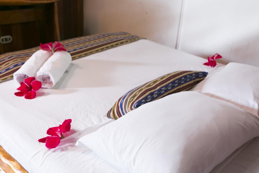 Hotel La Isla Inn Puerto Viejo de Talamanca Екстериор снимка
